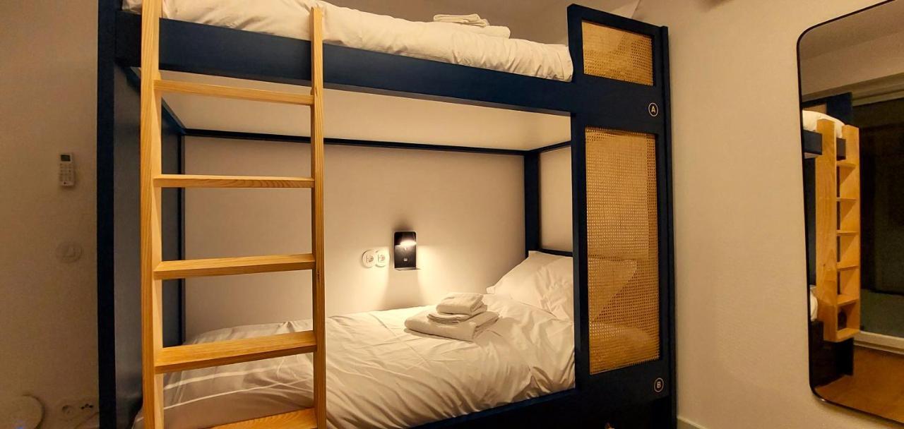 Angra Heritage - City Center Hostel アングラ・ド・エロイーズモ エクステリア 写真