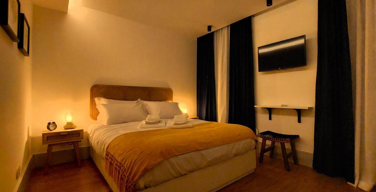 Angra Heritage - City Center Hostel アングラ・ド・エロイーズモ エクステリア 写真